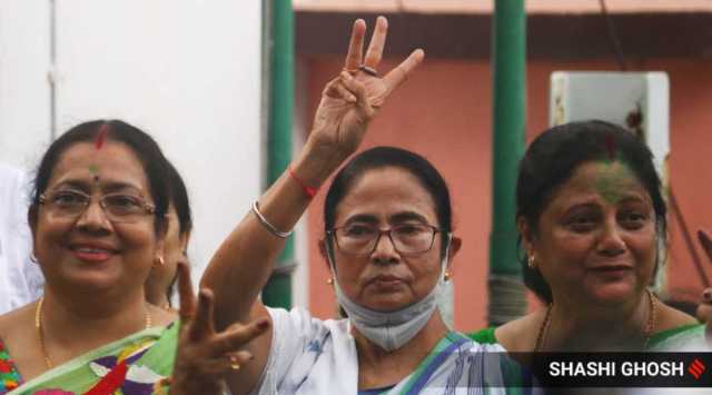 Just before Mamata Banerjee’s Spain tour, 20 IAS, 31 IPS transferred in West Bengal